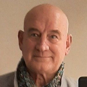 Meet your Posher, Laurence